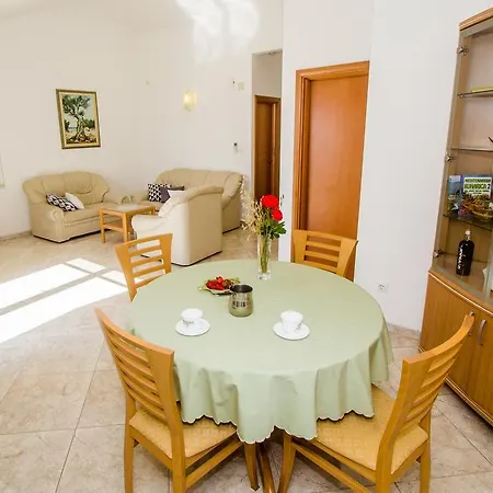 Rose Appartement Primošten